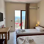 호텔 Zeneli Sarandë